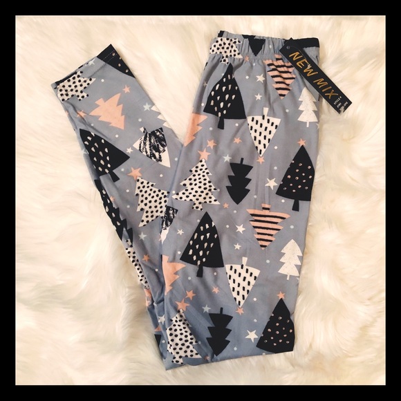 💞chríѕtmαѕ trєє lєggíngѕ💞 - Picture 2 of 3